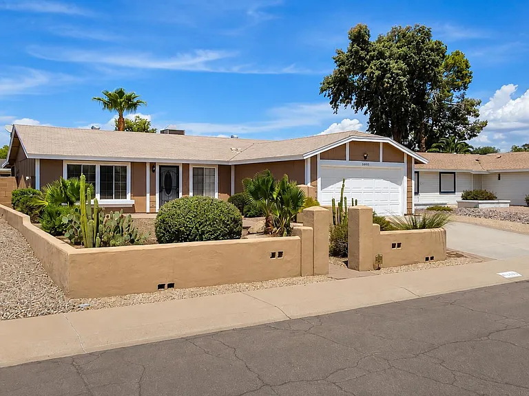 6808 E Sandra Ter — Photo 1