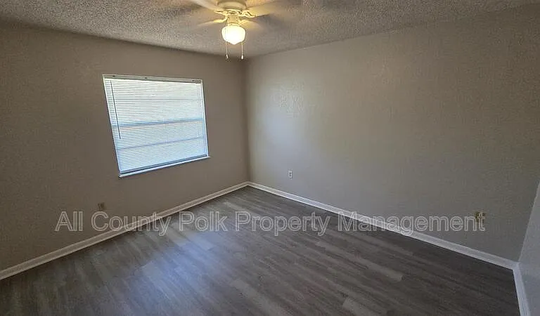 110 Stephenson Ave — Photo 12