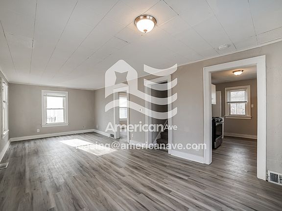 1452776_004_wm_-_living_room_13476593.jpg