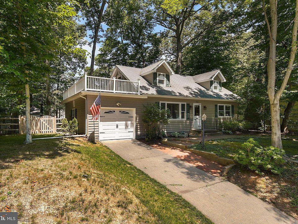 1st image of 15504 Golf Club Dr