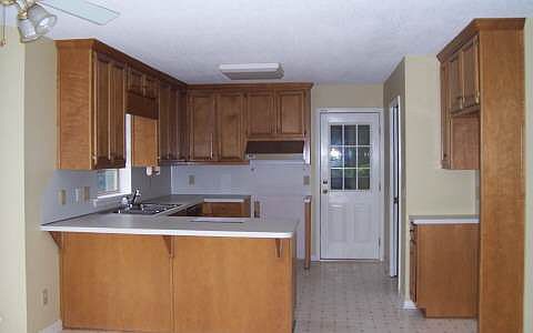 2nd image of 605 Chandler Heights Cir