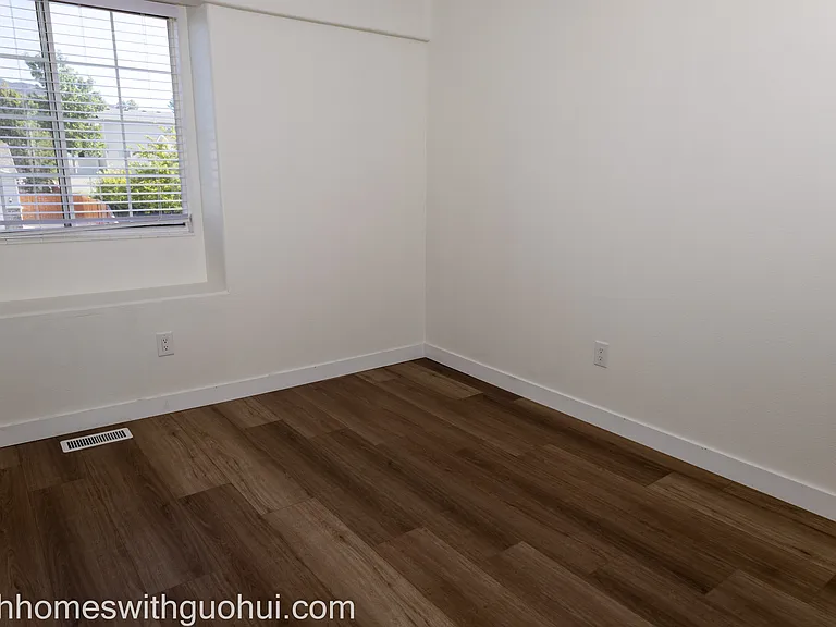 441 W 2280th St N — Photo 9