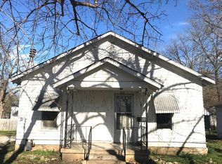 313 S 2nd St, Neodesha, KS 66757