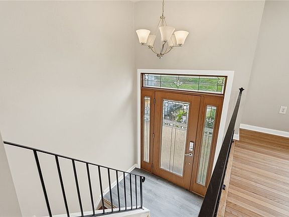 5th image of 235 Princeton Dr