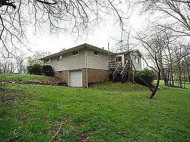 194 Woodridge Drive - 1 — Photo 3