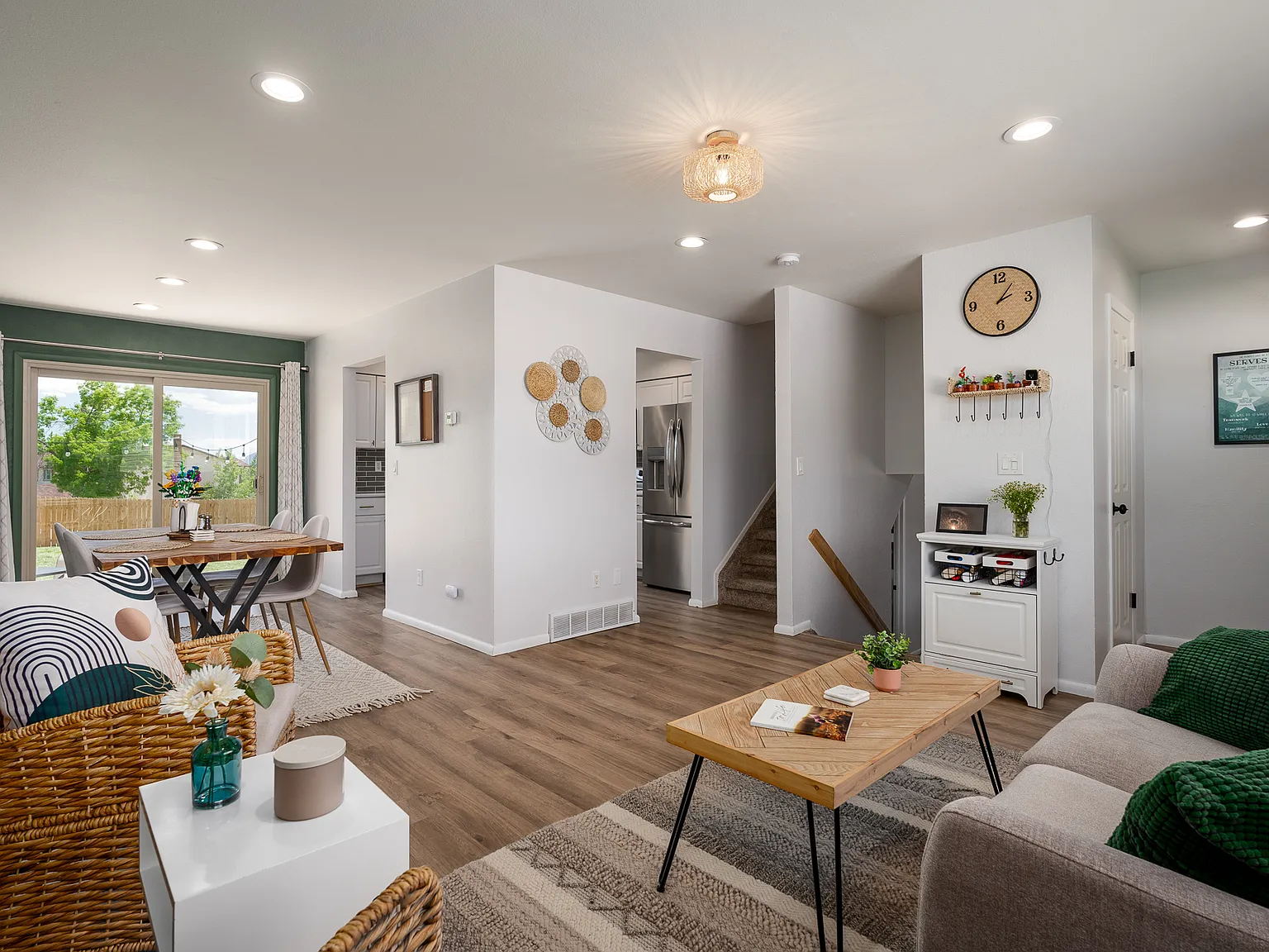 4 bed, 1560 sqft, $2,400 — Photo 3