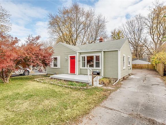 3rd image of 5667 Norwaldo Ave