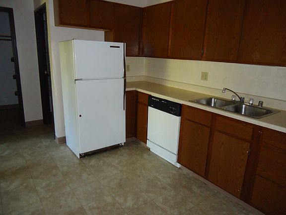 3rd image of 2421 4th Ave N APT 11