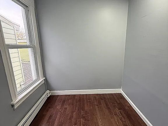 5th image of 411 E Jersey St #202