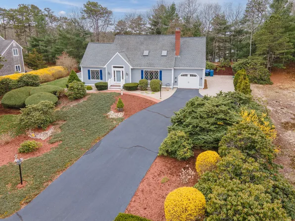 12 Rock Hollow Drive, East Falmouth, MA 02536