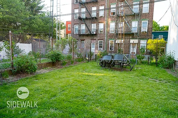 Rented by Sidewalk Realty LLC | media 17