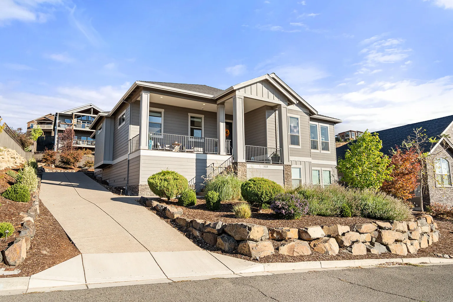 523 W La Strada Cir photo 1