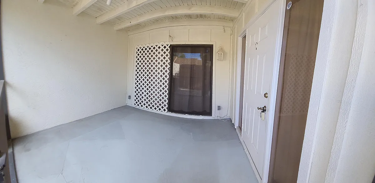 Building Photo - 2400 SW 19th Ave #128