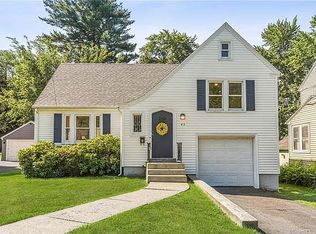 83 Fennbrook Rd, West Hartford, CT 06119