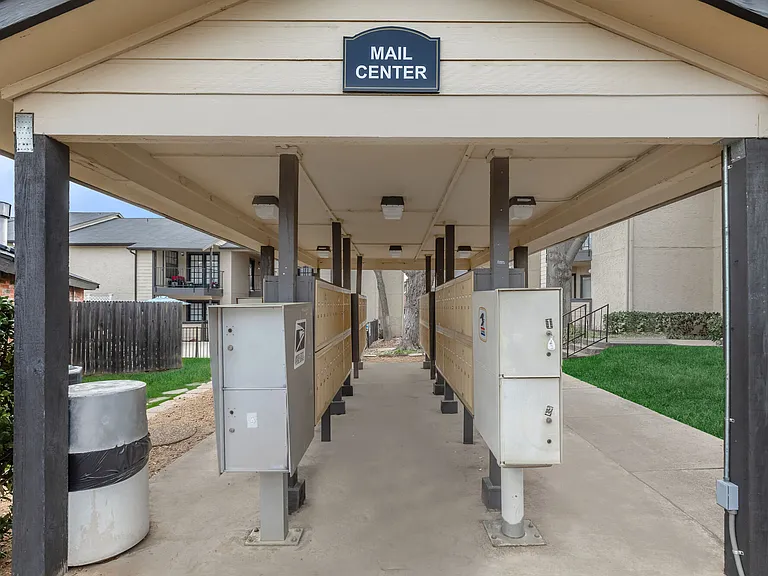 2401 L Don Dodson Dr — Photo 12