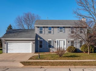 3618 Applewood Dr, Waukesha, WI 53189