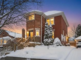 32 Dane St, Kitchener, ON N2H 3H7