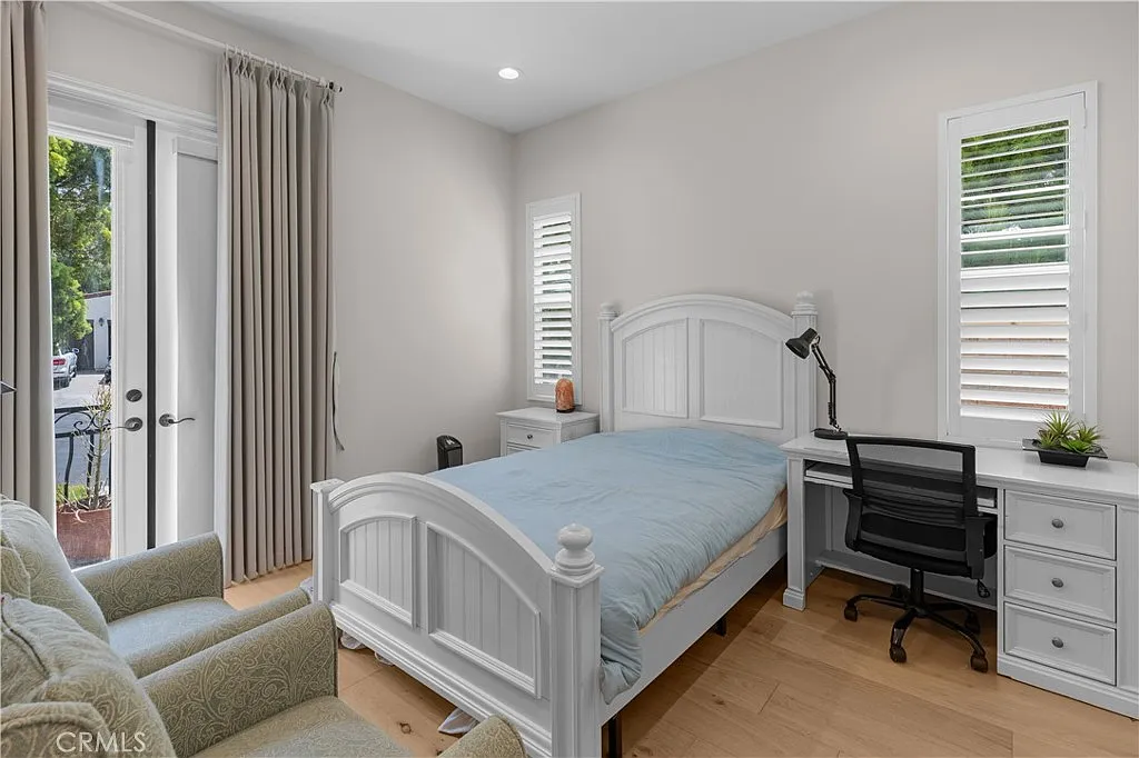5 bed, 4.5 bath, 4100 sqft, $16,800 — Photo 4