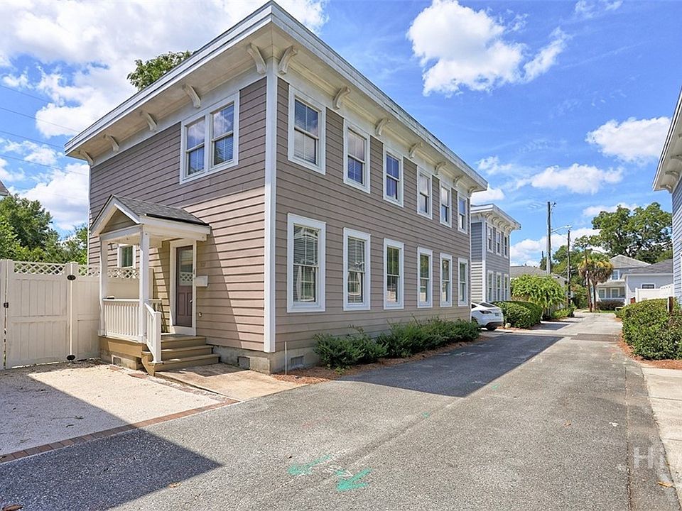 1st image of 107 W 31st Lane