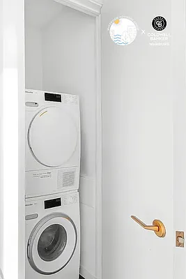 Laundry, photo 1