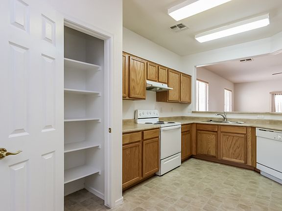 4th image of 8731 W Preston Ln