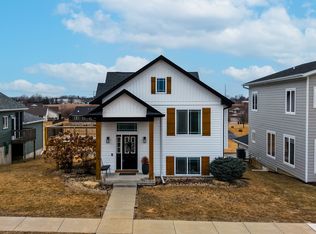 6130 Mississippi Ave, Davenport, IA 52807