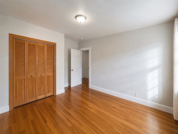 5th image of 2001 Commonwealth Ave APT 32