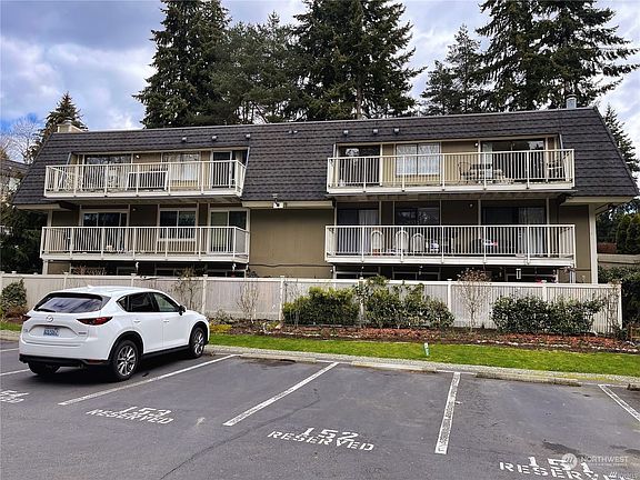 3rd image of 9904 NE 124th Street #1002