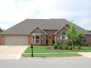 3923 W Song Bird Pl, Fayetteville, AR 72704