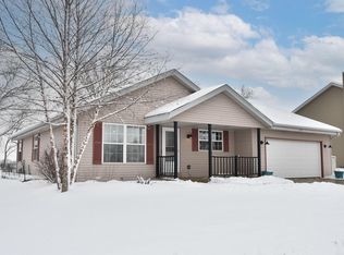 1509 Falcon Dr, Hartford, WI