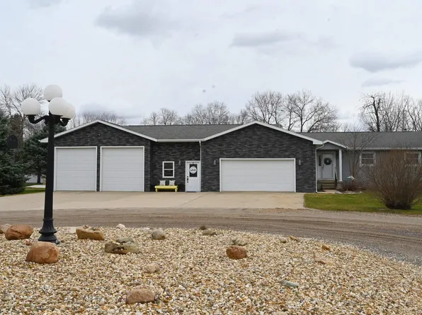 24622 198th Ave, Manchester, IA 52057