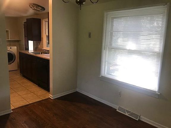 5th image of 8210 Hillsborough Ln