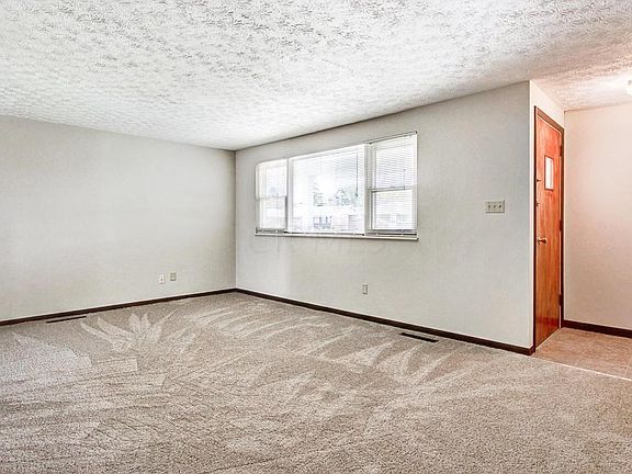 3rd image of 6734 Gilette Dr