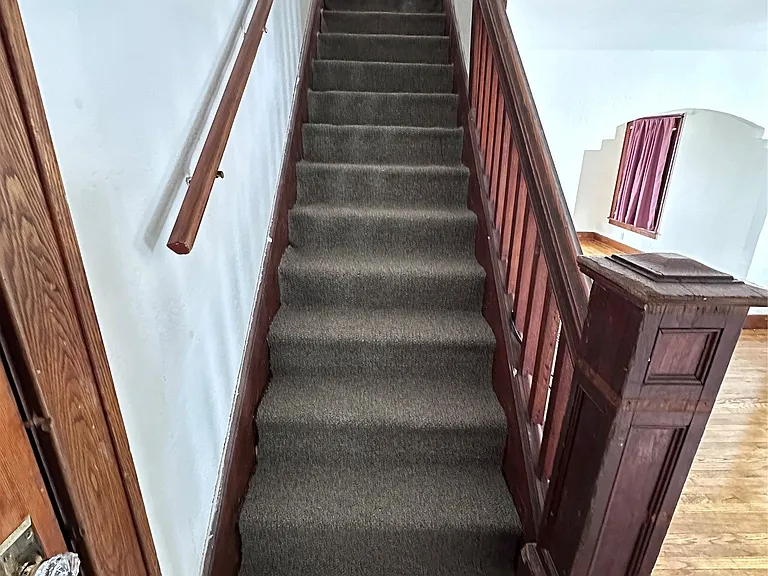 210 Squires Ave — Photo 10