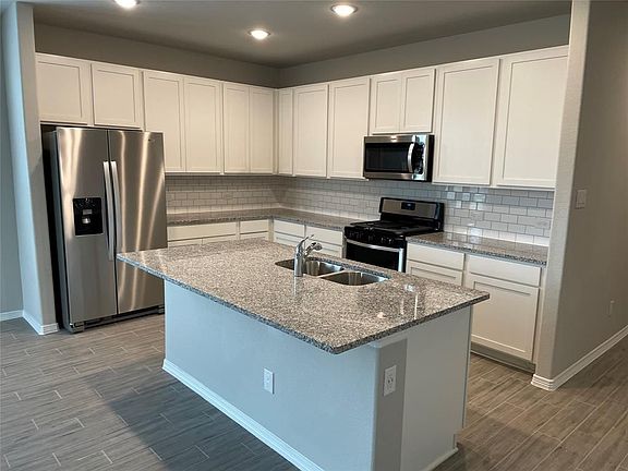 2nd image of 24706 Sierra Laurel Ln