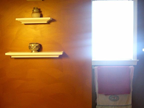 main floor bath features walk in shower