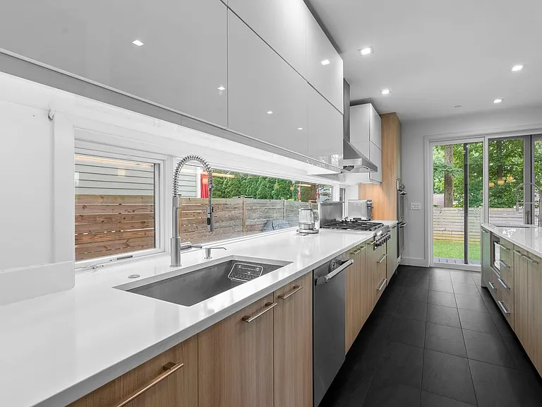 6010 Wilmett Rd — Photo 18