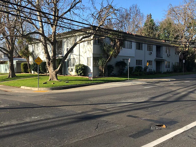 1836 Sutterville Rd #OA4 — Photo 1