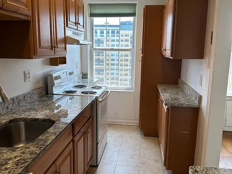 The Royal York Apartments — Photo 201