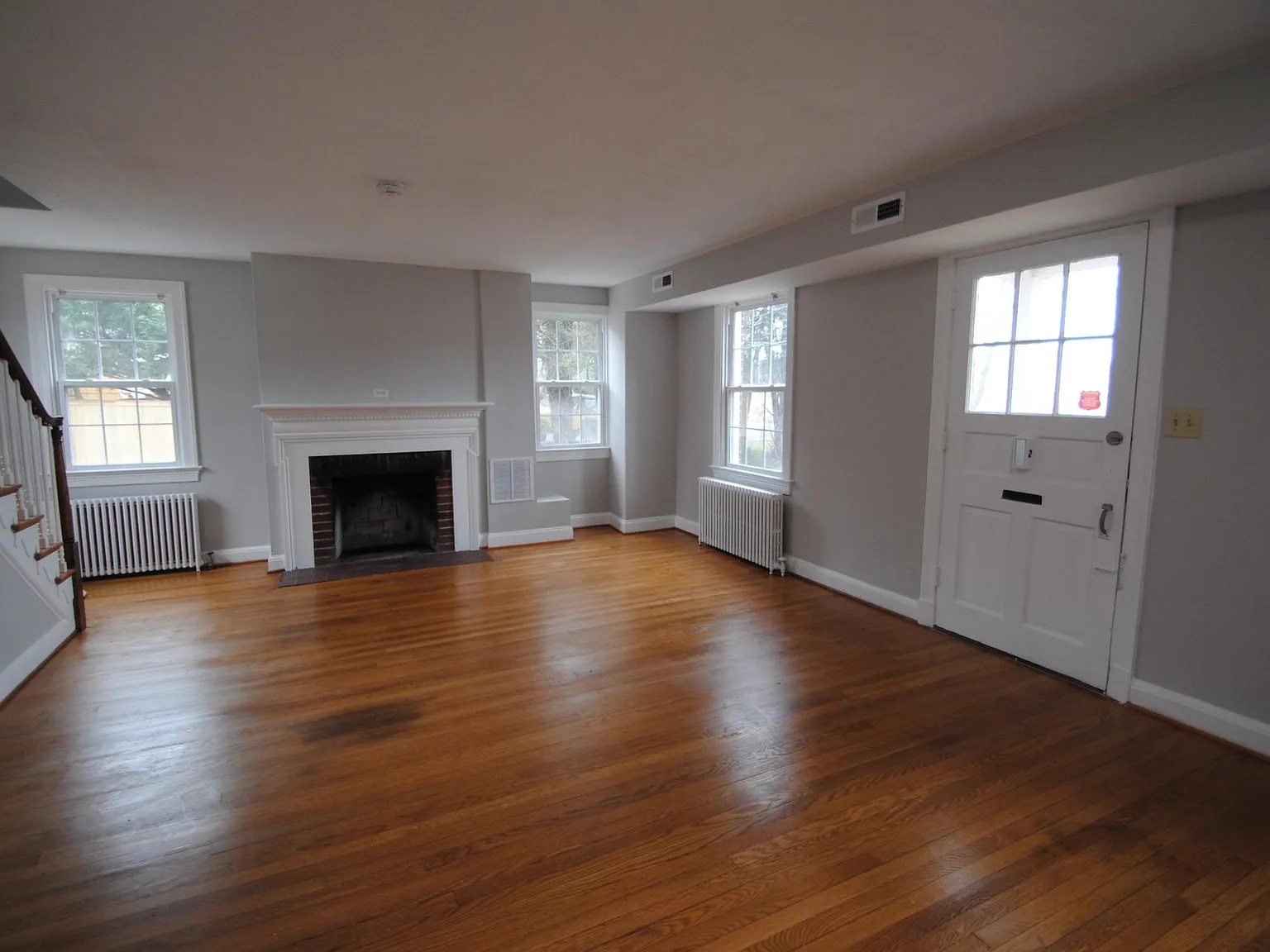 2 bed, 1000 sqft, $2,450 — Photo 3