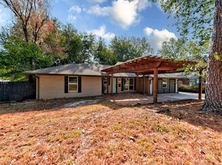 903 N Berry Rd, Norman, OK 73069