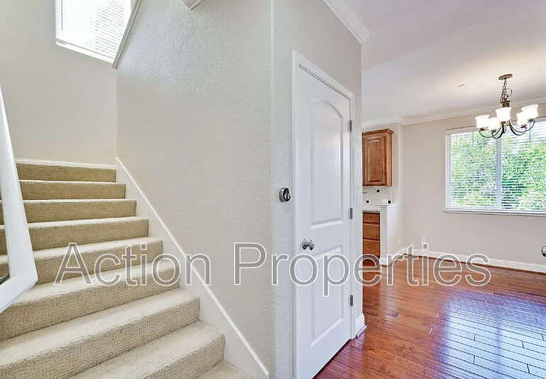 241 Granada Park Cir — Photo 5