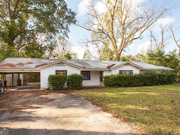 3rd image of 2109 Neal St