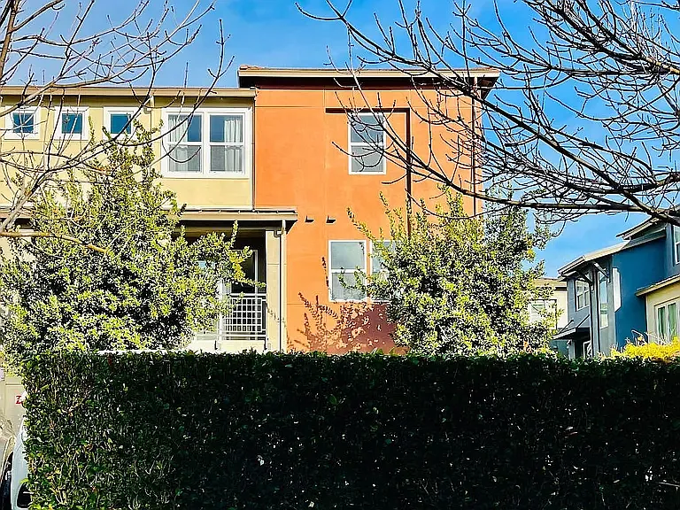 574 San Posadas Ter — Photo 2