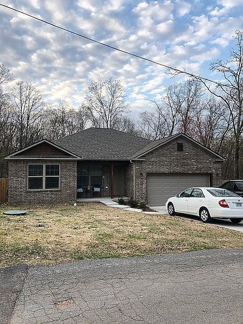 1st image of 42 Brecknock Dr