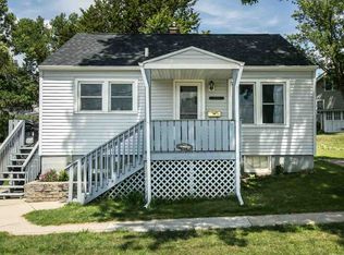 2420 Hillcrest Rd, Dubuque, IA 52001