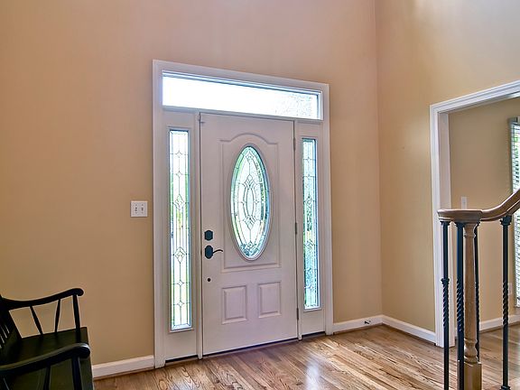 5th image of 993 Cherbrooke Ln