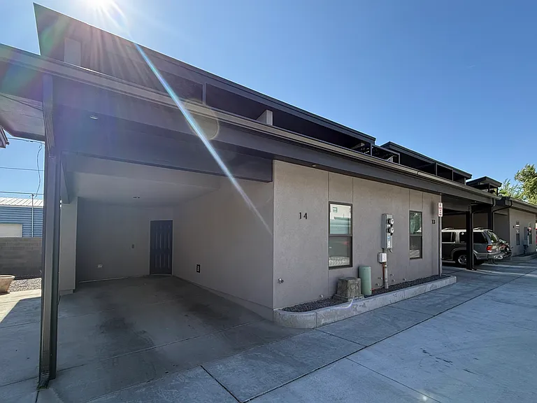 720 N Walnut St #14 — Photo 2