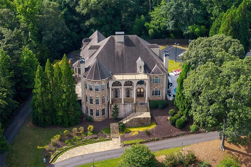 6 bed, 8.0 bath, 10575 sqft, $25,000 — Photo 1