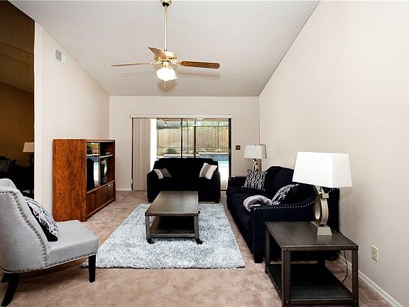 5th image of 2611 Crestfield Dr